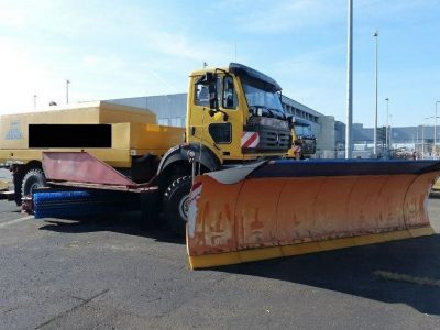 LKW mit Kehrblasgerät 1