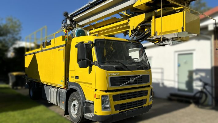 De-Icer Truck 1