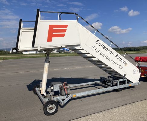 POOLE Fluggasttreppe 0