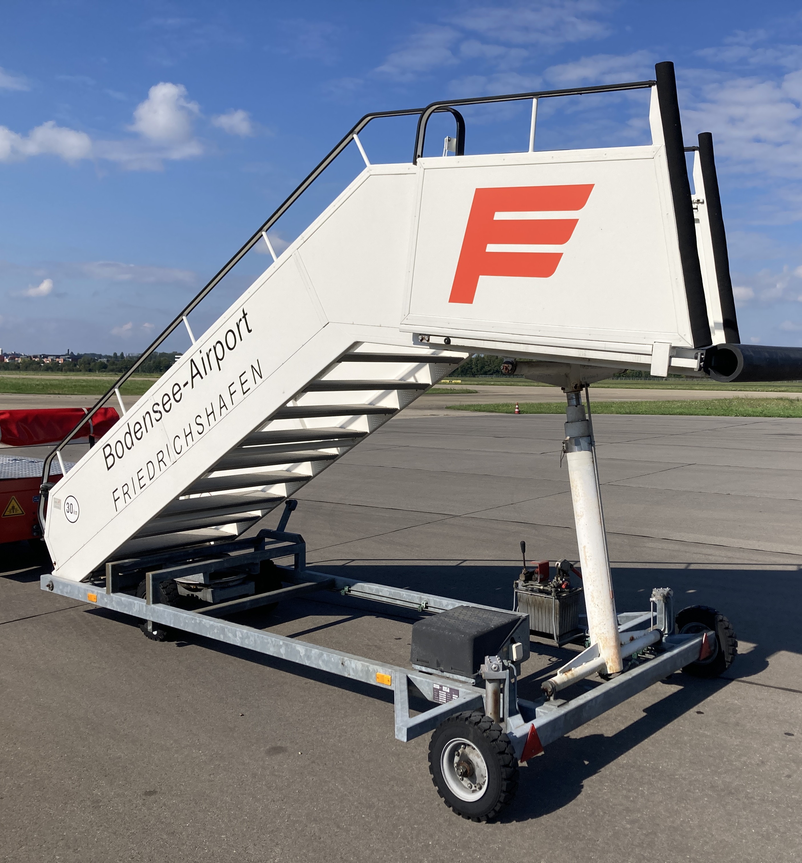 POOLE Fluggasttreppe 3