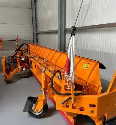 ADV-Gerätebörse Kahlbacher Schneepflug3 ADV-Gerätebörse Kahlbacher Schneepflug3